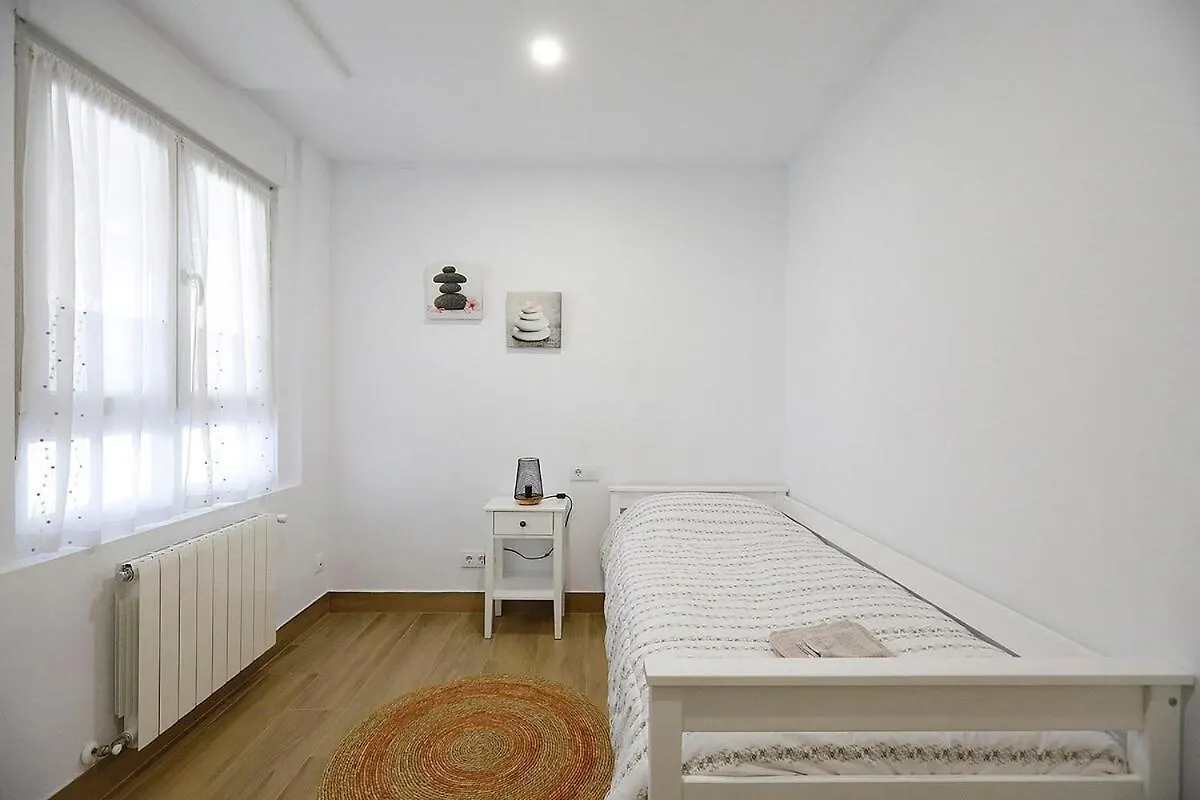 Modern Apartment Well Connected サン・セバスティアン