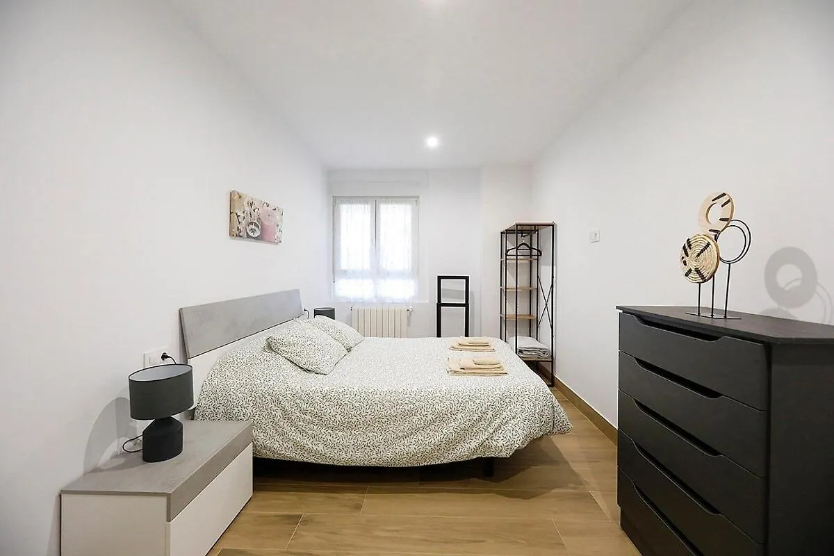 Modern Apartment Well Connected サン・セバスティアン