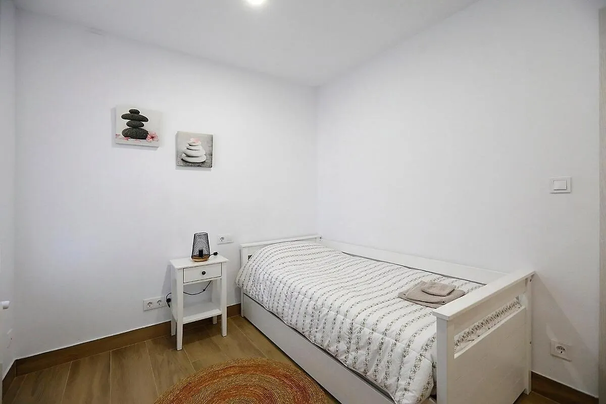 Modern Apartment Well Connected サン・セバスティアン