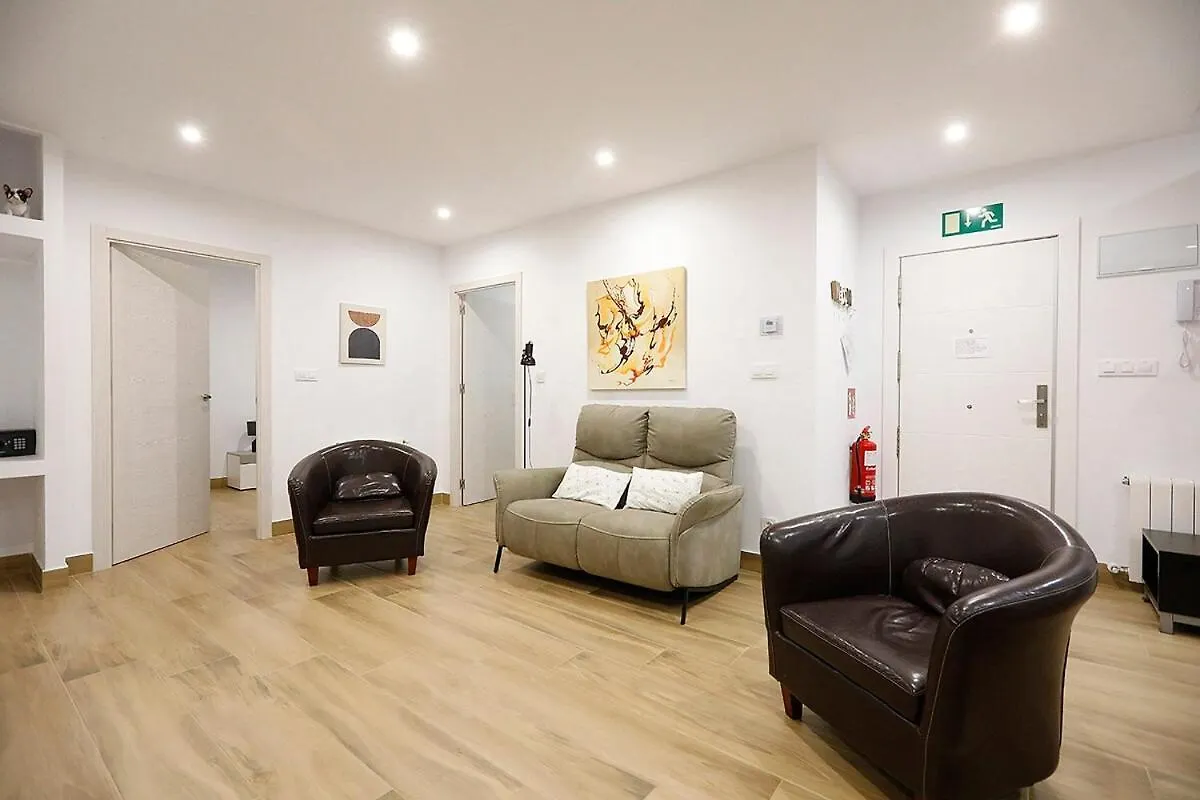 Modern Apartment Well Connected サン・セバスティアン