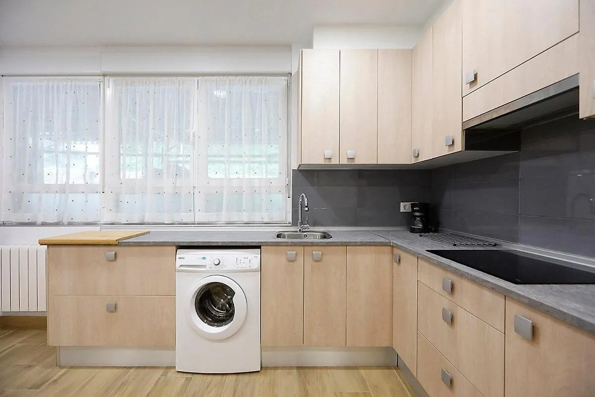 Modern Apartment Well Connected サン・セバスティアン